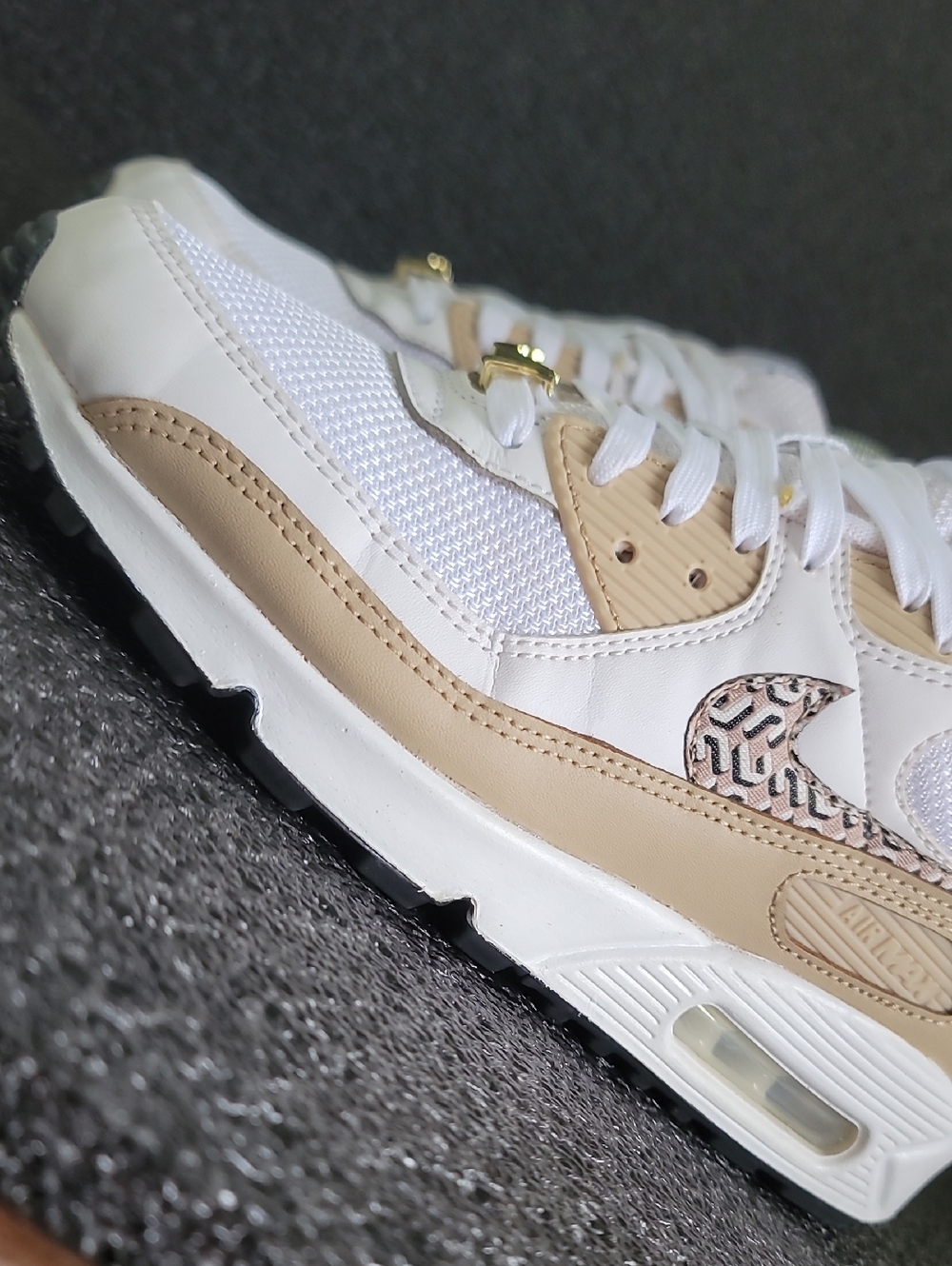 Nike Air Max 90 'United In Victory' "White/Hemp" Wmns 8.5 Ships Today - Picture 14 of 16